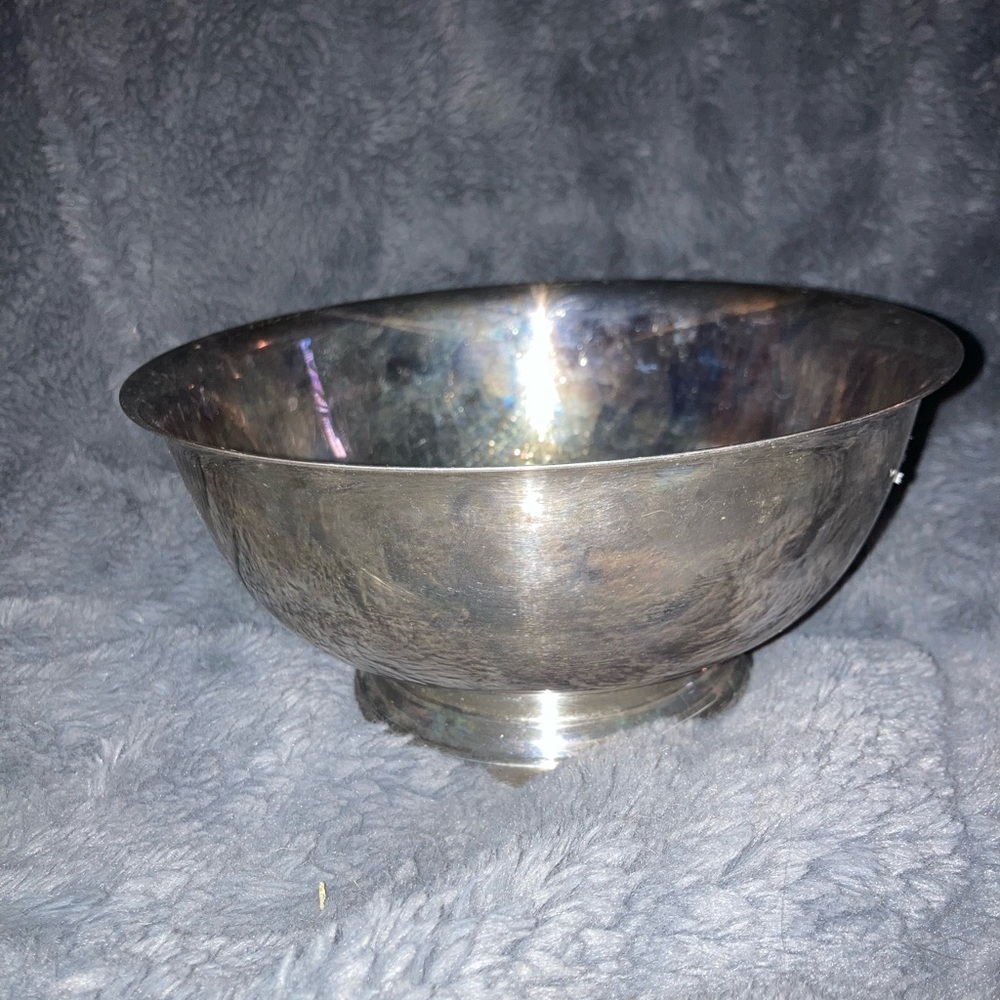 Gorham Antique Footed Bowl. Silver plated YC780